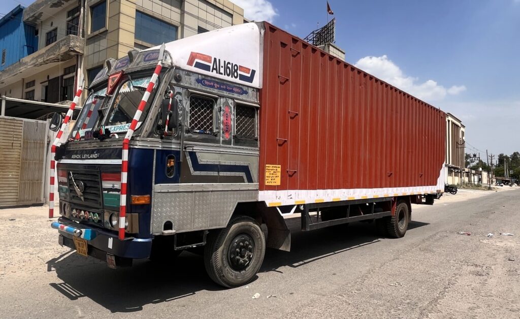 how to rent 32 feet container truck in new delhi